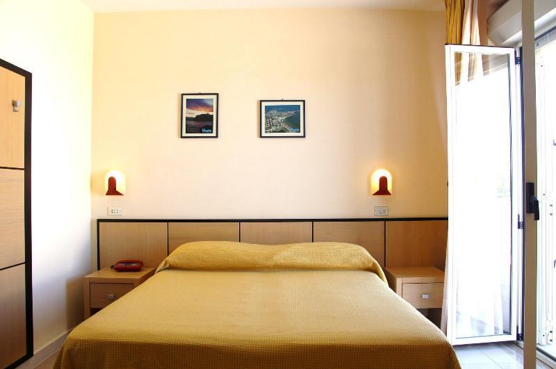 ויאסטה Hotel Cristalda מראה חיצוני תמונה