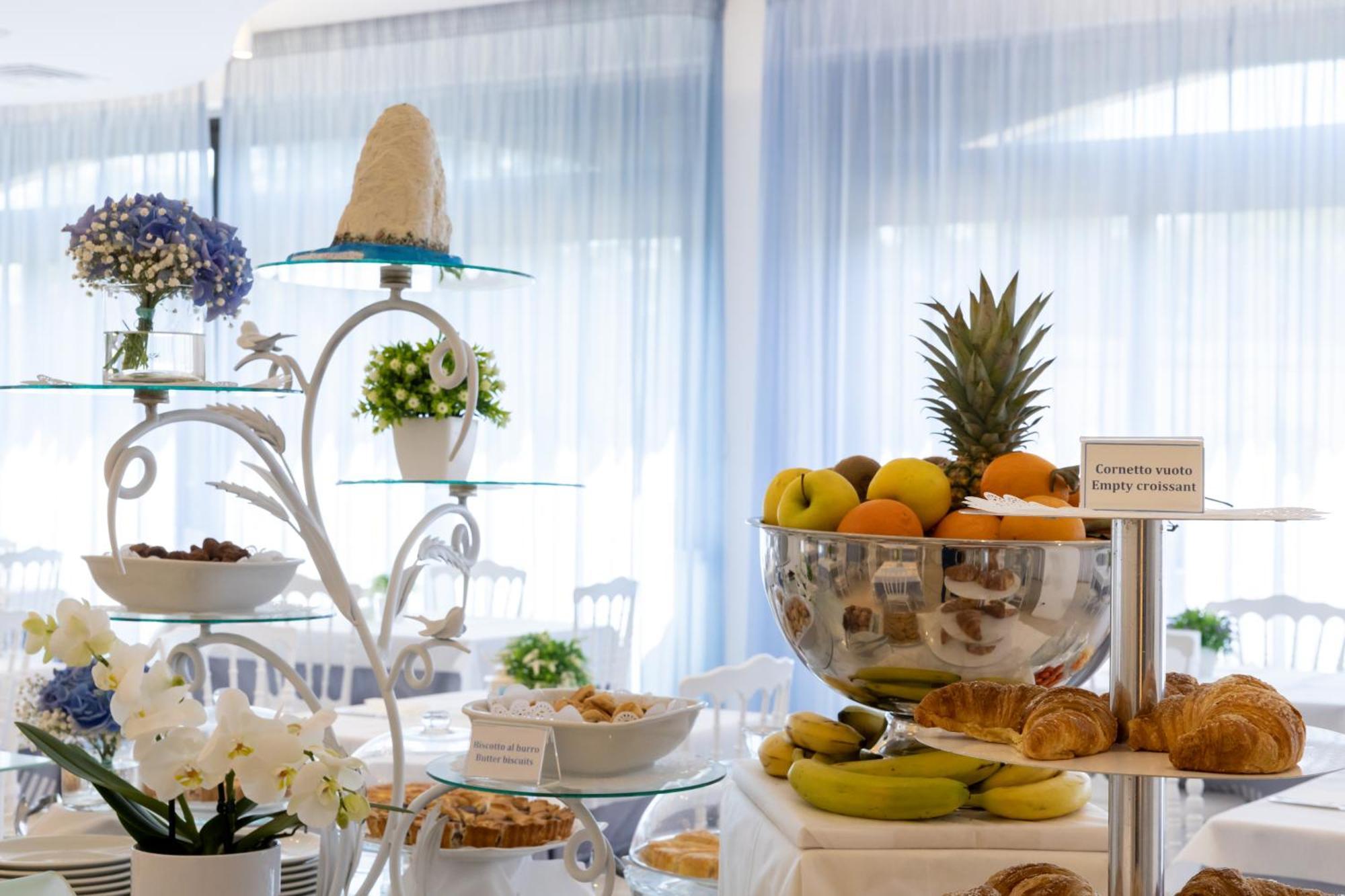 ויאסטה Hotel Cristalda מראה חיצוני תמונה