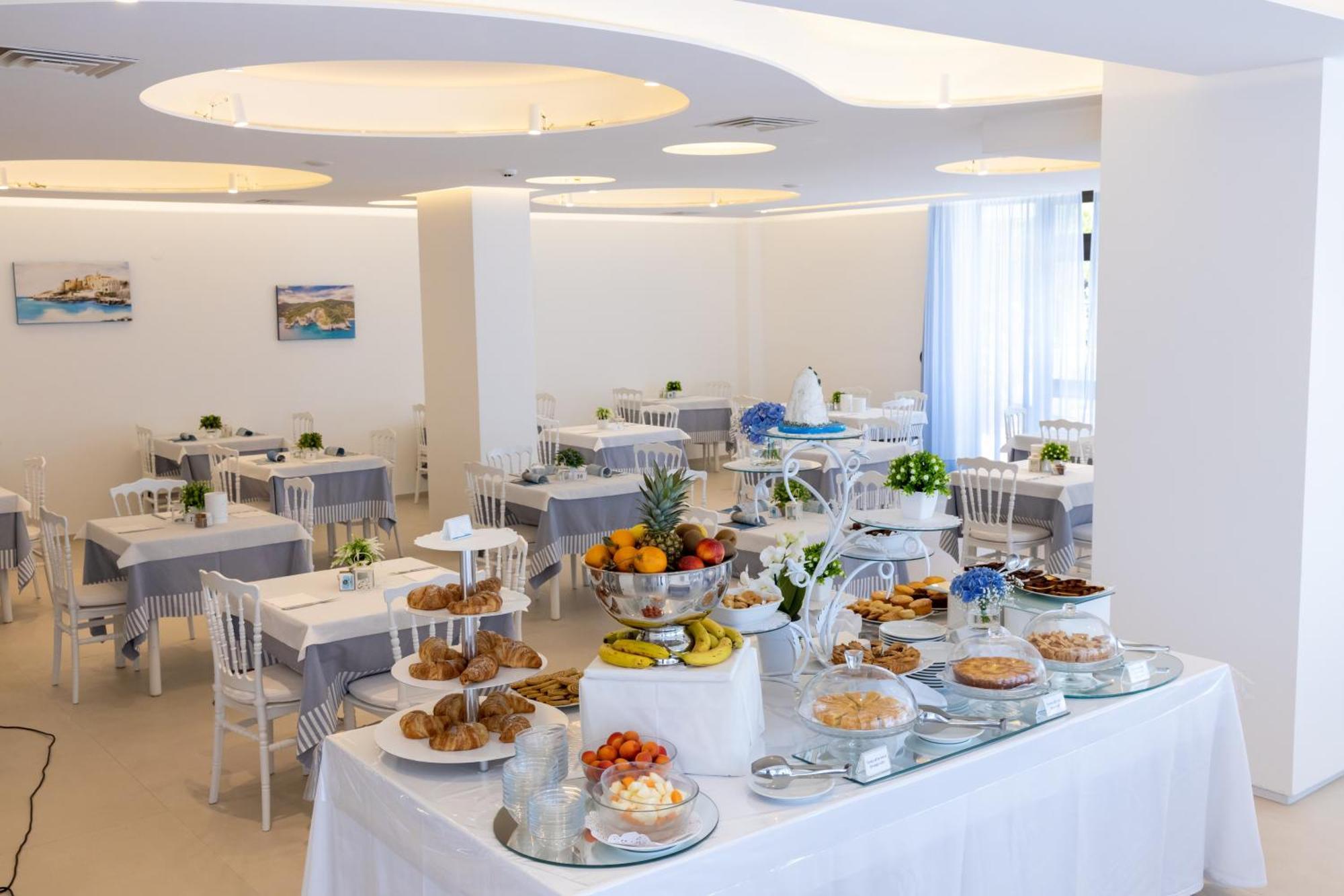 ויאסטה Hotel Cristalda מראה חיצוני תמונה