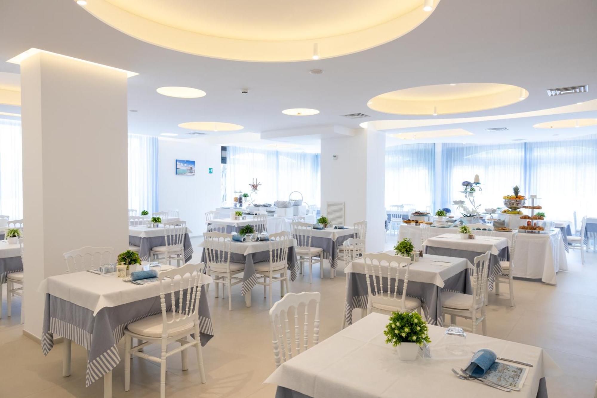 ויאסטה Hotel Cristalda מראה חיצוני תמונה