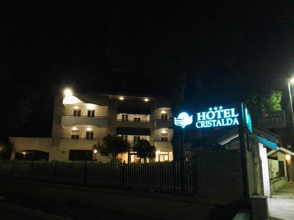 ויאסטה Hotel Cristalda מראה חיצוני תמונה