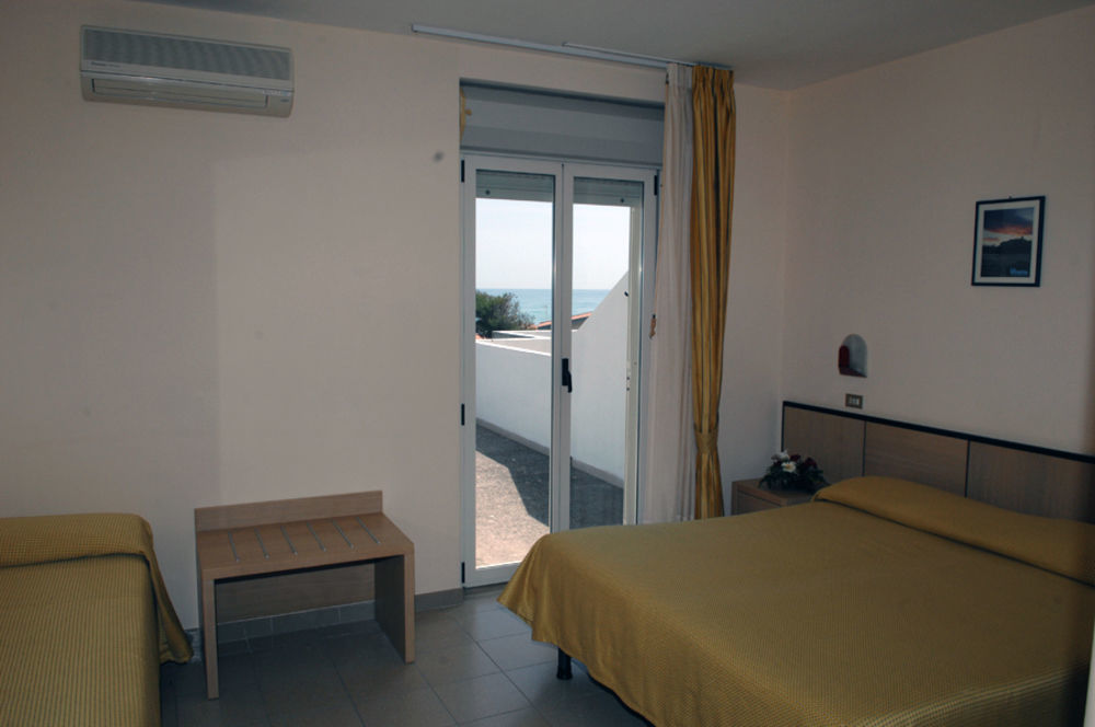 ויאסטה Hotel Cristalda מראה חיצוני תמונה