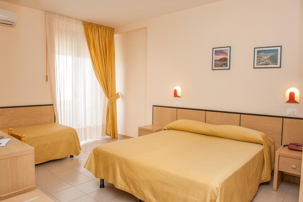 ויאסטה Hotel Cristalda מראה חיצוני תמונה