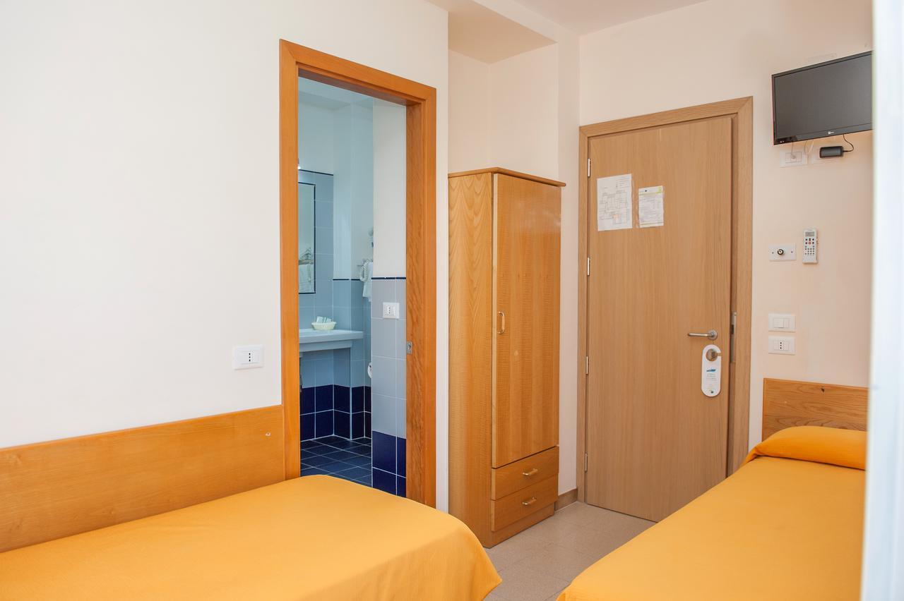 ויאסטה Hotel Cristalda מראה חיצוני תמונה
