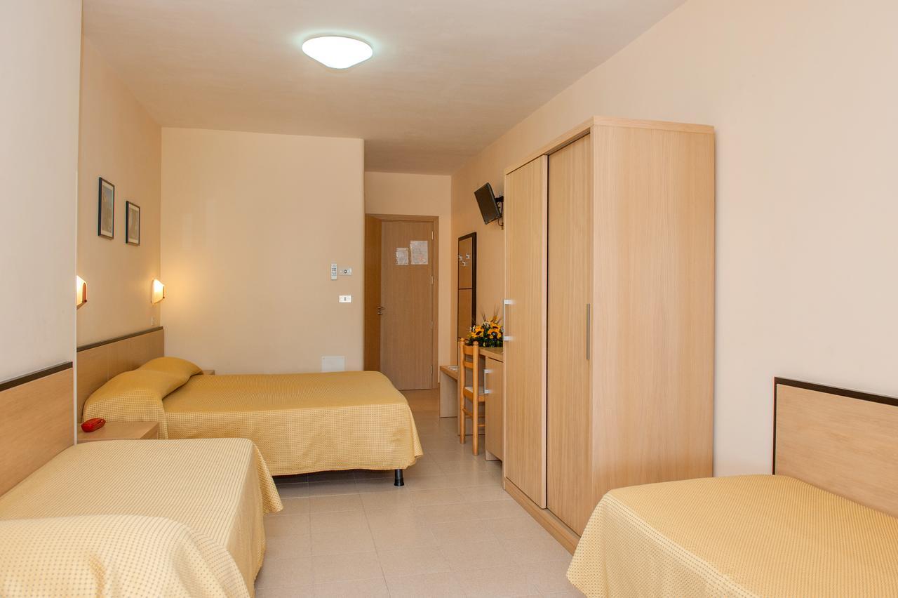 ויאסטה Hotel Cristalda מראה חיצוני תמונה