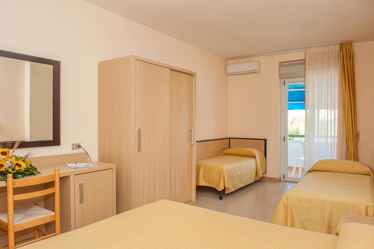 ויאסטה Hotel Cristalda מראה חיצוני תמונה