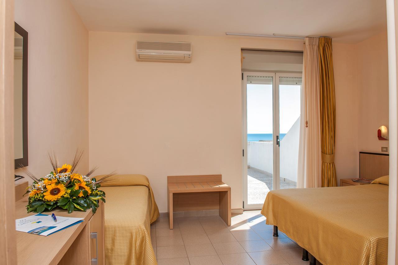 ויאסטה Hotel Cristalda מראה חיצוני תמונה