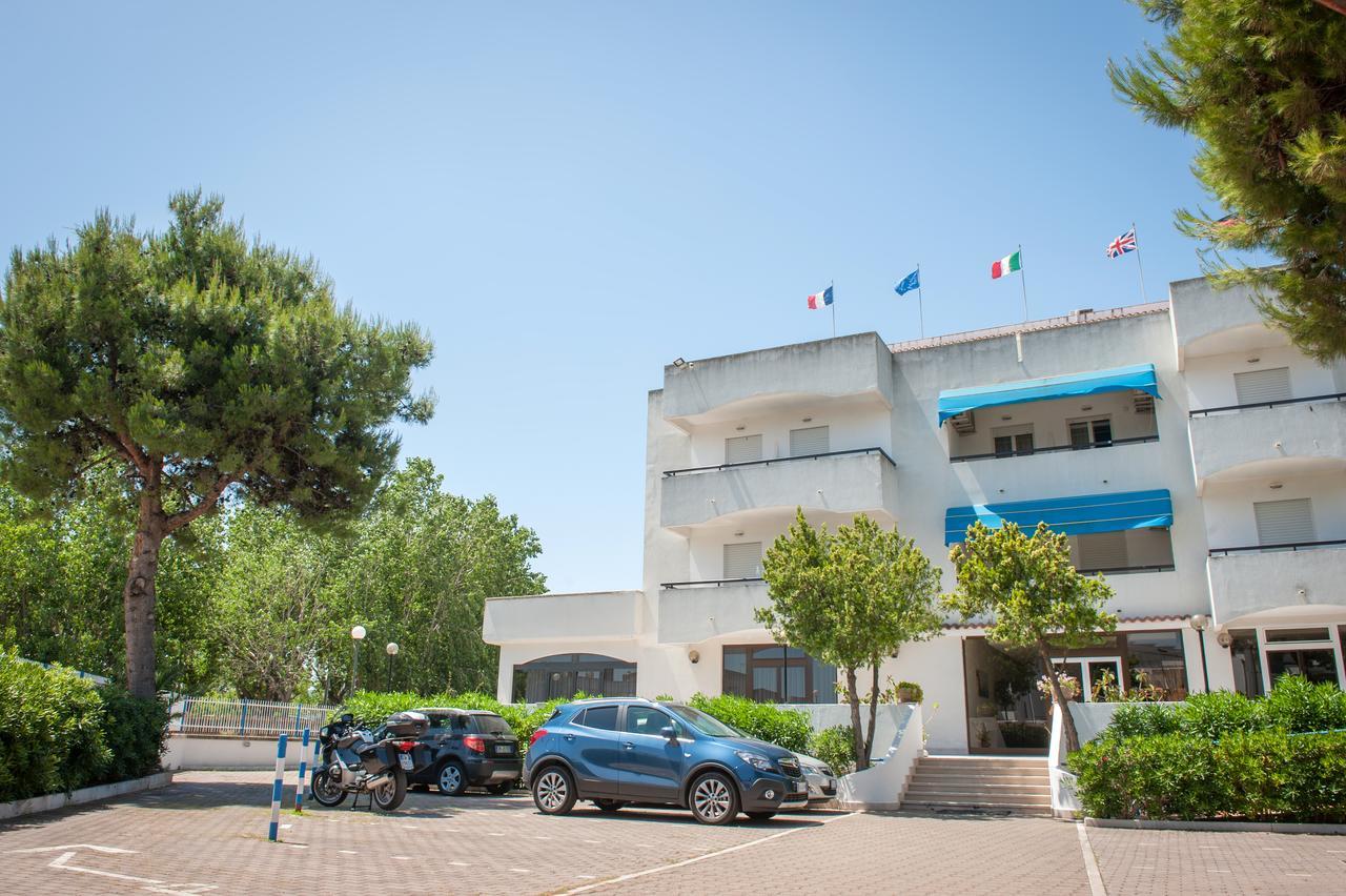 ויאסטה Hotel Cristalda מראה חיצוני תמונה